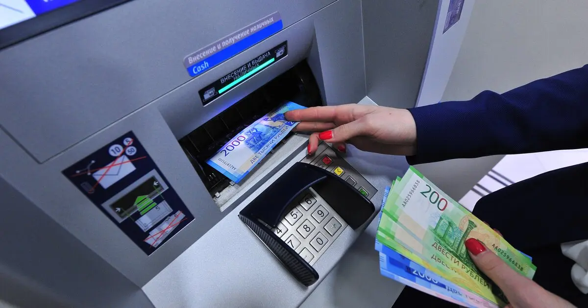 Топ-5 карт с бесплатным снятием наличных по всей России