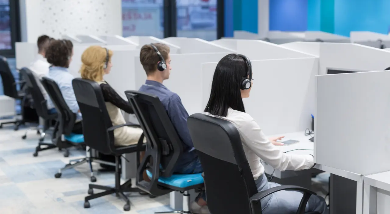 Как устроиться оператором call‑центра и что нужно знать