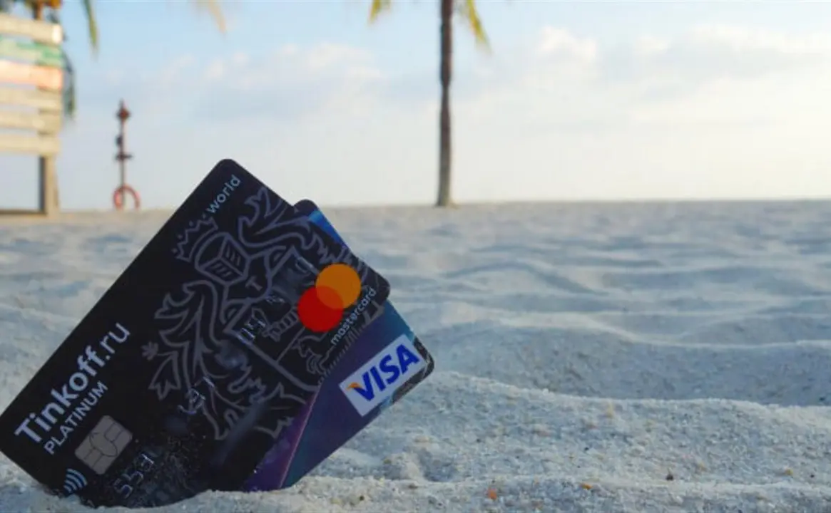 Лучшие карты для путешественников: дебетовая, кредитная или рассрочки