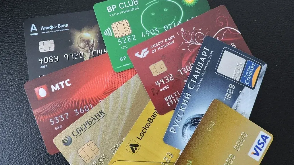 Бесплатная дебетовая карта: где реально без комиссии